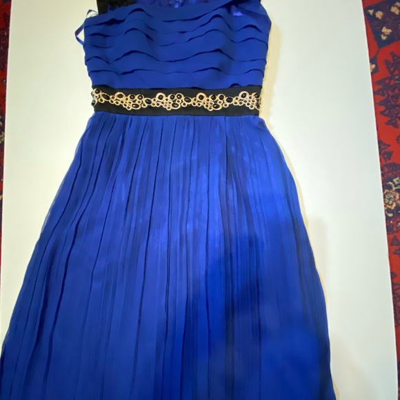 Adorable party dress in blue - Picture 1 of 6